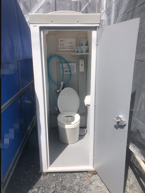 どこでも水洗トイレの清潔な室内